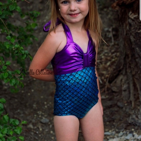 Swimsuit - Picture 2 of 5